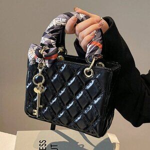 Black Vintage Women's Diamond Grid Crossbody Handbag